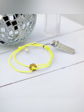 💚MARC BY MARC JACOBS💚Toucan Green Double Cord Bracelet w/Round Logo Gold Charm